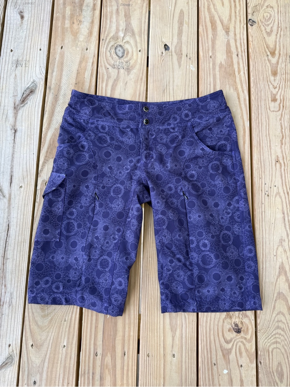 SHREDLY Women's Sz 10 Purple Geometric Cycling Shorts Polyester Spandex Pockets
